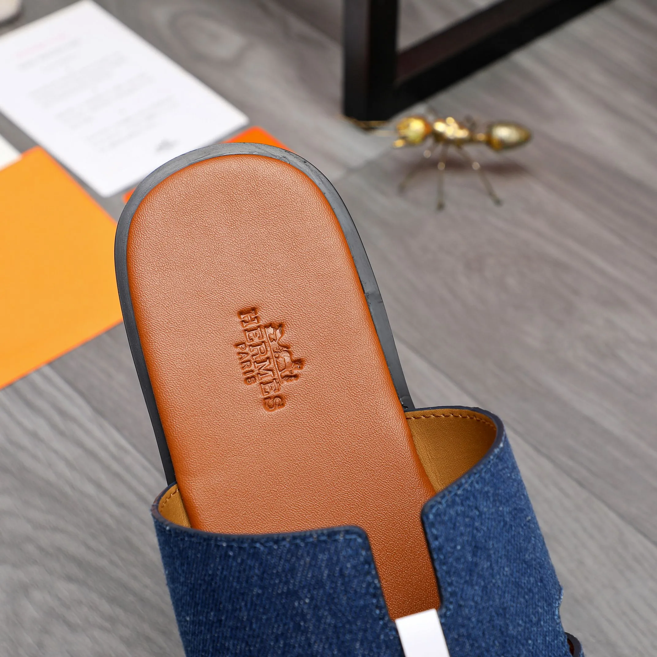 Men's shoes 💰280 Product trademark: Hermes "Hermes" slippers True size: 38-46 Product material: Denim breathable upper, microfiber lining, original outsole